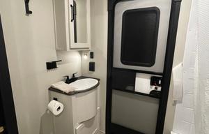 2024 Palomino Puma 32BH2B RV rental photo 14