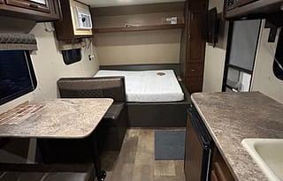 2017 Z 1 Lite ZT19BH RV rental photo 2