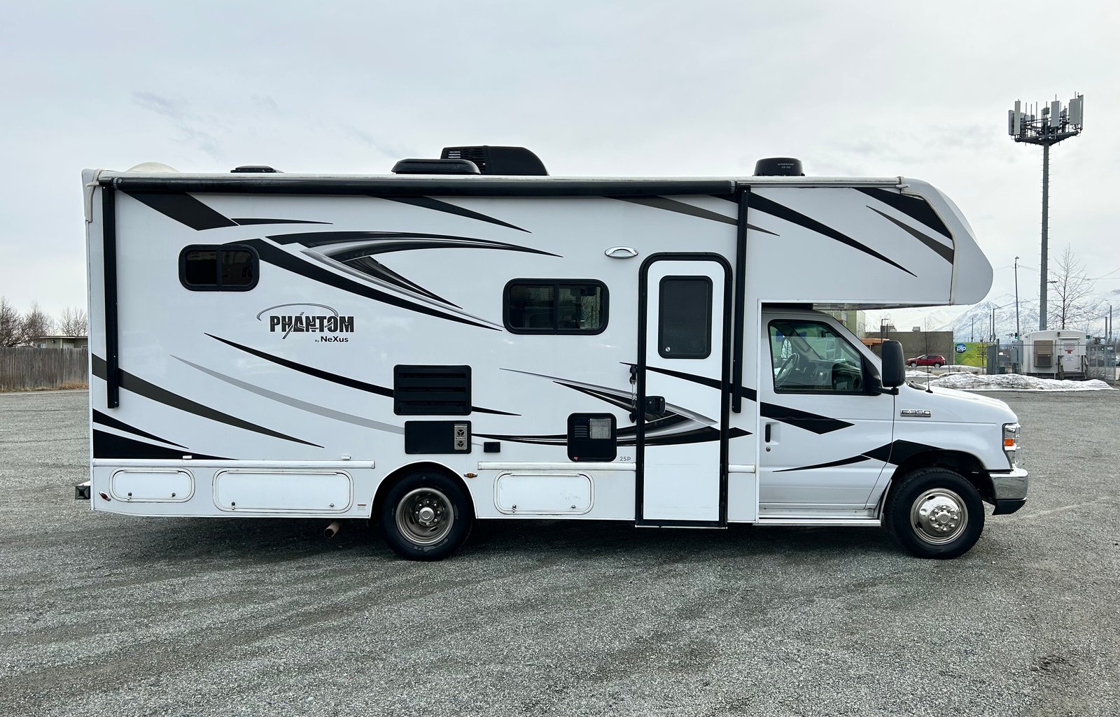 KHLOE 2020 NeXus RV Phantom 25P