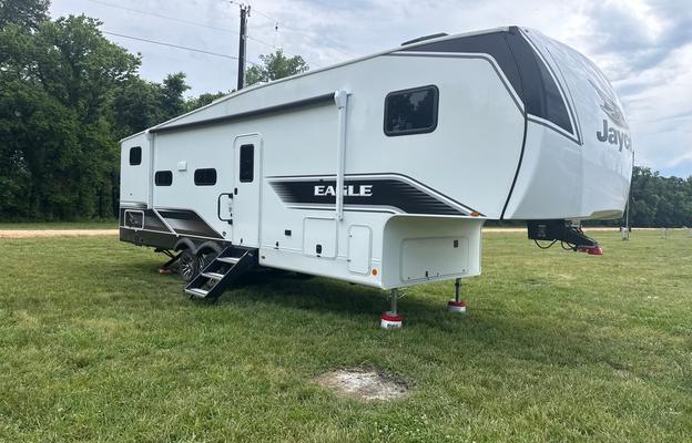 2026 Jayco Eagle SLE 28BHU RV rental photo 1