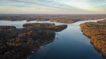 Hartwell Cove Resort