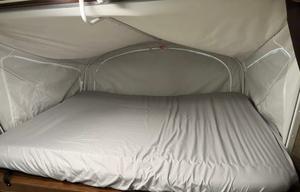 2016 Jayco Jay Feather Hybrid, Sleeps 5-6