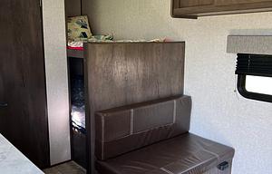 2021 Dutchmen RV Coleman Lantern LT Series 17B RV rental photo 10