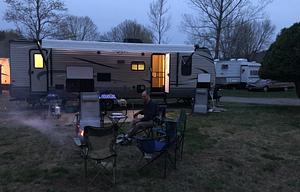 2017 Hideout 28BHS RV rental photo 3