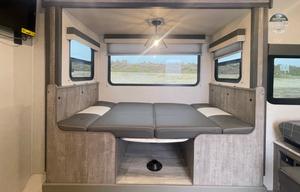 Legend Brownie * Slide-out * Sleeps8 * Ultra light