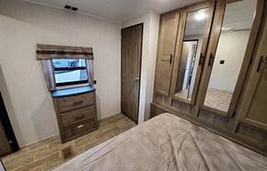 Great kids camper! 2 Baths & Washer! Sleeps 9+