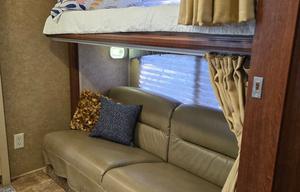 "Flora" is ready for Family Fun! 32ft Sunseeker