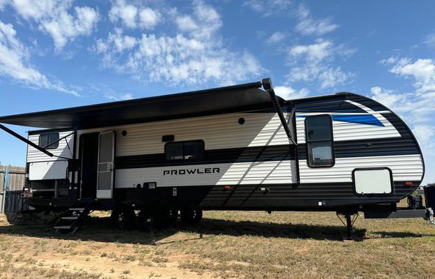 2022 Prowler 315BH RV rental photo 1