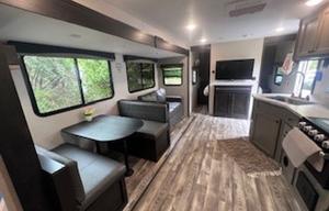NEW 2022 Starcraft - We deliver to your campsite.