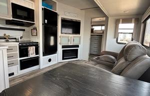 2021 Forest River 290vb.  Delivery available.