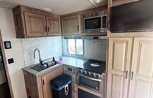 2021 SolAire Ultra Lite 243BHS RV rental photo 25