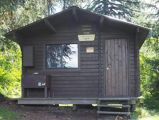W01, Loop: AREA SHAKES SLOUGH 1 CABIN