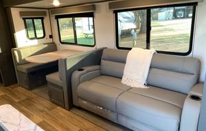 The Voyager~ 2 bed/1 bath Quad bunks, sleeps 8