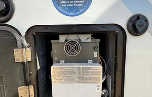 ⭐ 2025 Coleman Light• Delivery Available •Like New