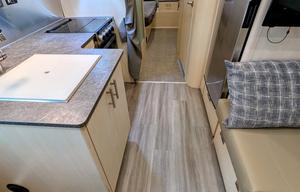2022 Flying Cloud 25RB Twin RV rental photo 6