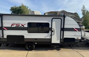 Adventure-Ready Family RV- Fully Loaded, Easy Tow!