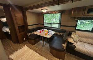 Family Friendly camper with Kids Bunkhouse