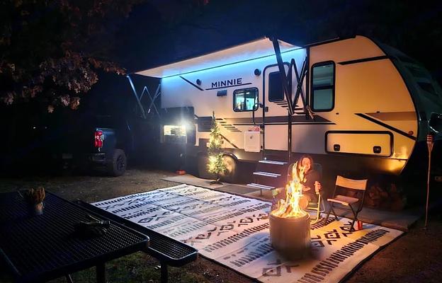 "Minnie Winnie" - COUPLE'S RETREAT!