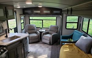 2020 Cruiser MPG 2650RL *King Bed* Rear Living