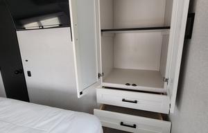 2025 Jayco Jay Feather 29QBH RV rental photo 16