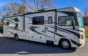 FR3 Easy to Drive Class A RV - with Bunks!