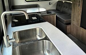 2022 Heartland Pioneer RD 210 RV rental photo 8