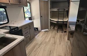 ⭐ 2025 Coleman Light• Delivery Available •Like New