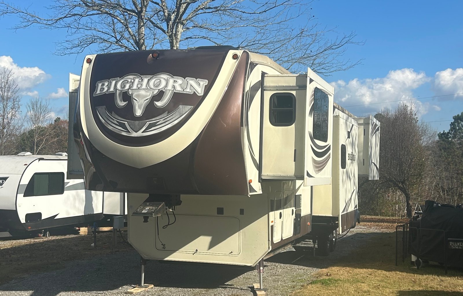 Sweet Serenity Heartland BigHorn - 5 Slide Outs
