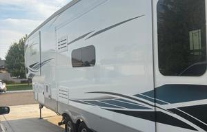 2023 Forest River Columbus Palomino CMF299RLW