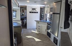 Lu&Ry's 2021 Puma bunkhouse