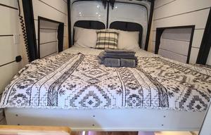 2016 Ford Transit High Roof 350(Orca)