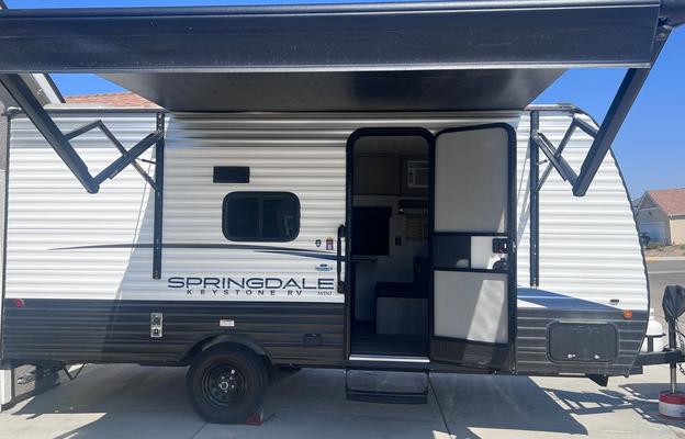 Springdale 1800BH – Your Cozy Adventure Trailer