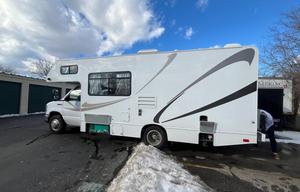 2019 Thor Majestic 23A Sleeps 6