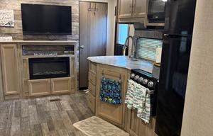 EL’S Comfy Camper