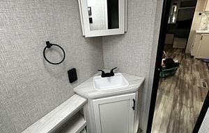 Roaming Retreat: Explore with Comfort!