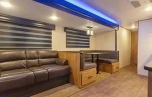 The Easy Camp | Fully Stocked|Sleeps 6–8|2 Bedroom