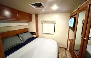 Get Out of Town 2018 Winnebago Sunstar 31BE