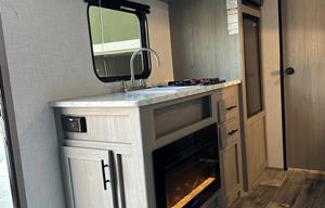 TOWNE’S Cozy & Easy-Tow Perfect Family Getaway