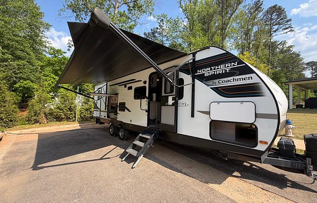 Golden Getaways Family RV – Sleeps 8 - 10