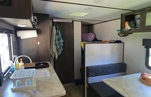 2021 Dutchmen RV Coleman Lantern LT Series 17B RV rental photo 10