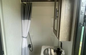 2 bedroom, 2 full baths, 43’ fifth wheel