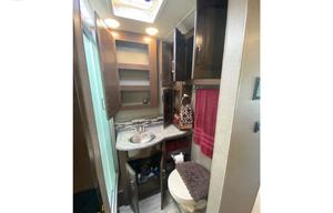 2020 Thor Motor Coach Hurricane 34R RV rental photo 21