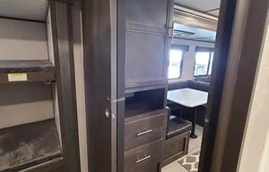 2021 Dutchmen RV Coleman Lantern Series 334BH RV rental photo 13