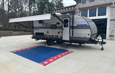 Salem FSX - Upgraded Lightweight Bunkhouse!