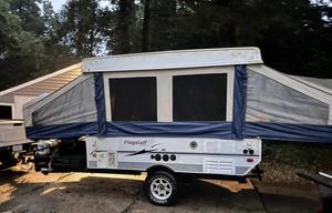 2006 Forest River RV Flagstaff Classic 281RK RV rental photo 2