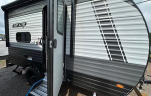 2027 Sunlite 13BH LTD Sleeps 4