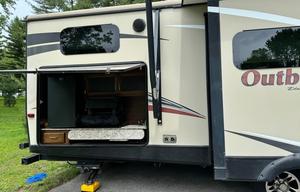 2018 Keystone RV Outback 325BH RV rental photo 4