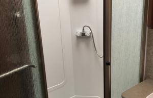 2014 Fleetwood RV Jamboree Sport 31M- LOW Miles