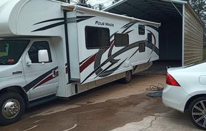 2022 Thor w/ Bunk Beds
