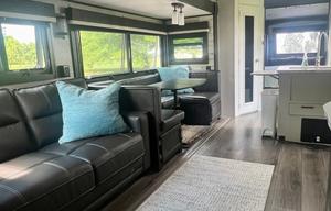 The Home away from home, 21 Jayco White Hawk 32KBS